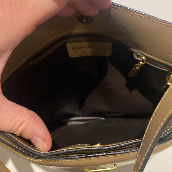 Vintage Ferragamo Tan Leather Designer Purse Handbag Bag Shoulder Strap classic - Picture 7 of 9